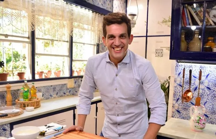 damian editada damian editada Damián Delorenzi es uno de los cocineros más populares de la nueva camada de profesionales en la ciudad de Rosario.